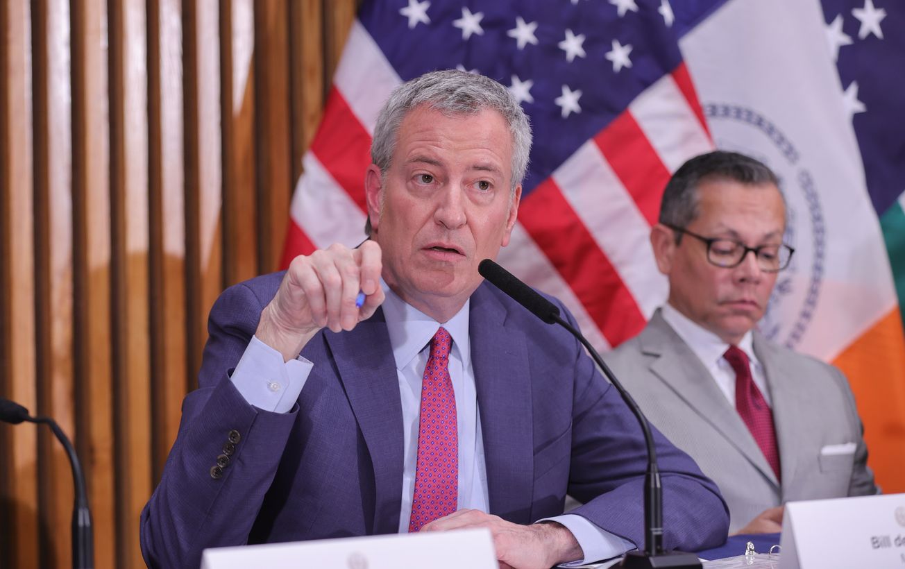 De Blasio to make decision on Broadway shows in next two days