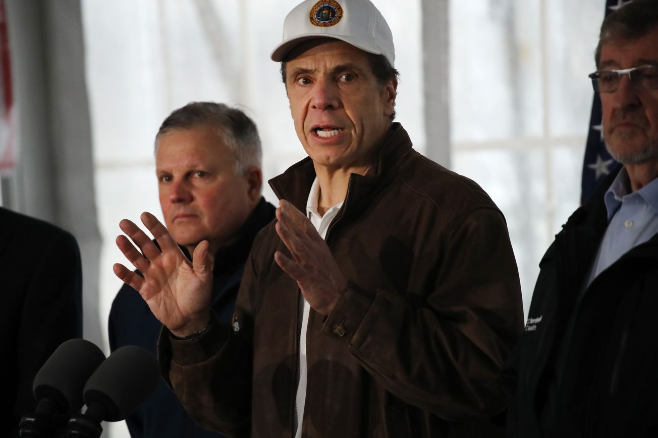 Gov. Cuomo orders non-essential workers to stay at home in New York