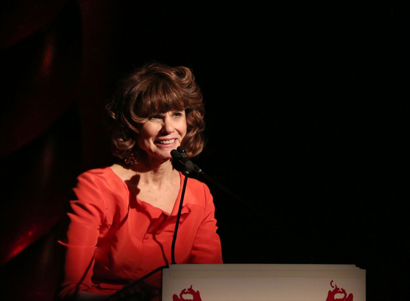Broadway theaters to dim lights for producer Margo Lion