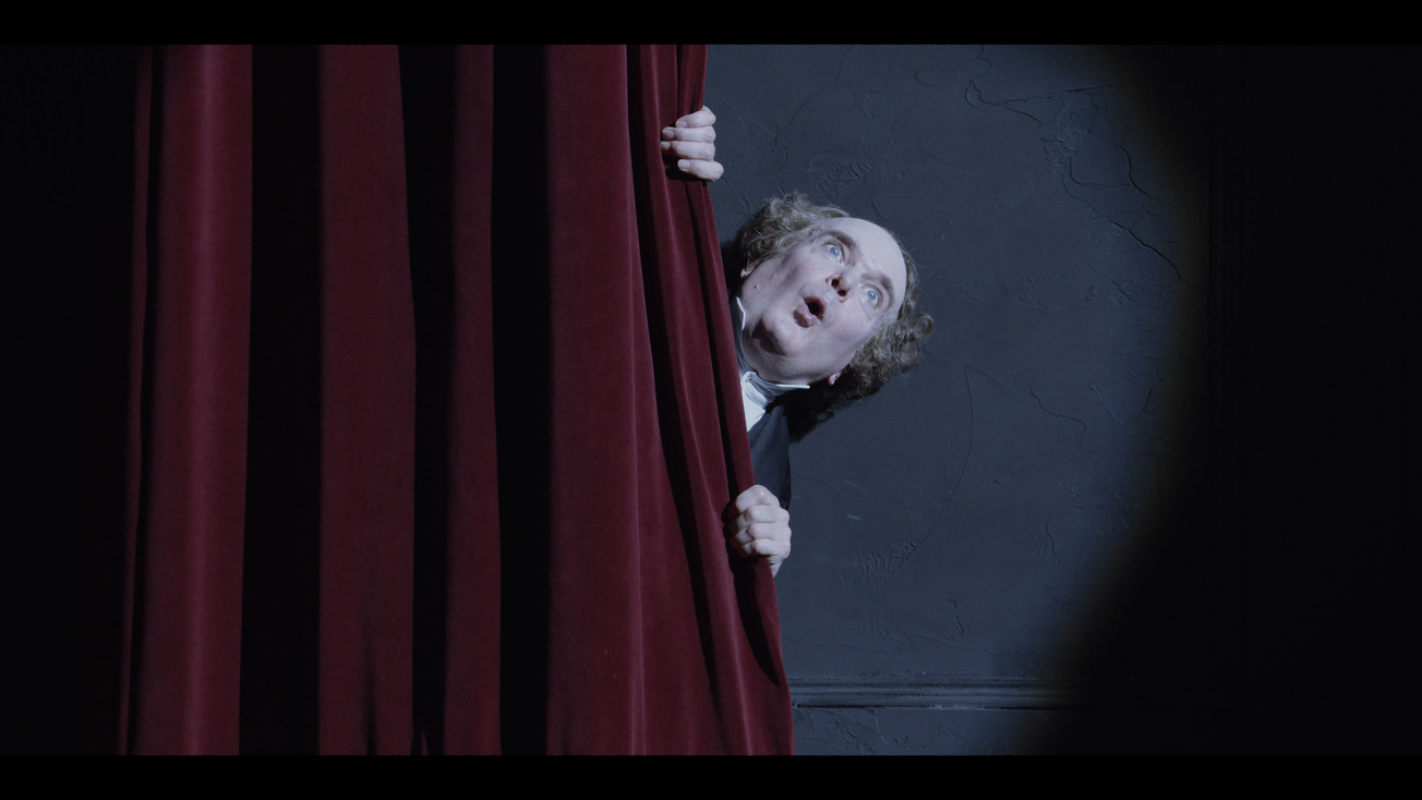 Broadway's solo "Christmas Carol' is all dressed up with nowhere to go