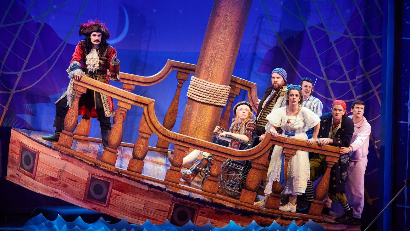 Review: ‘Peter Pan Goes Wrong’ is a raucous (intentional) disaster