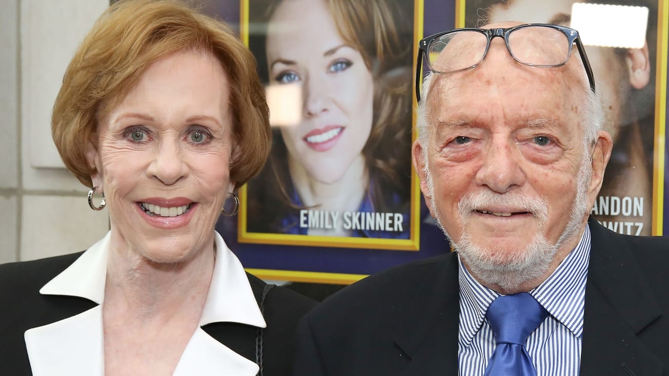 Carol Burnett campaigns to name a Broadway theater for Harold Prince