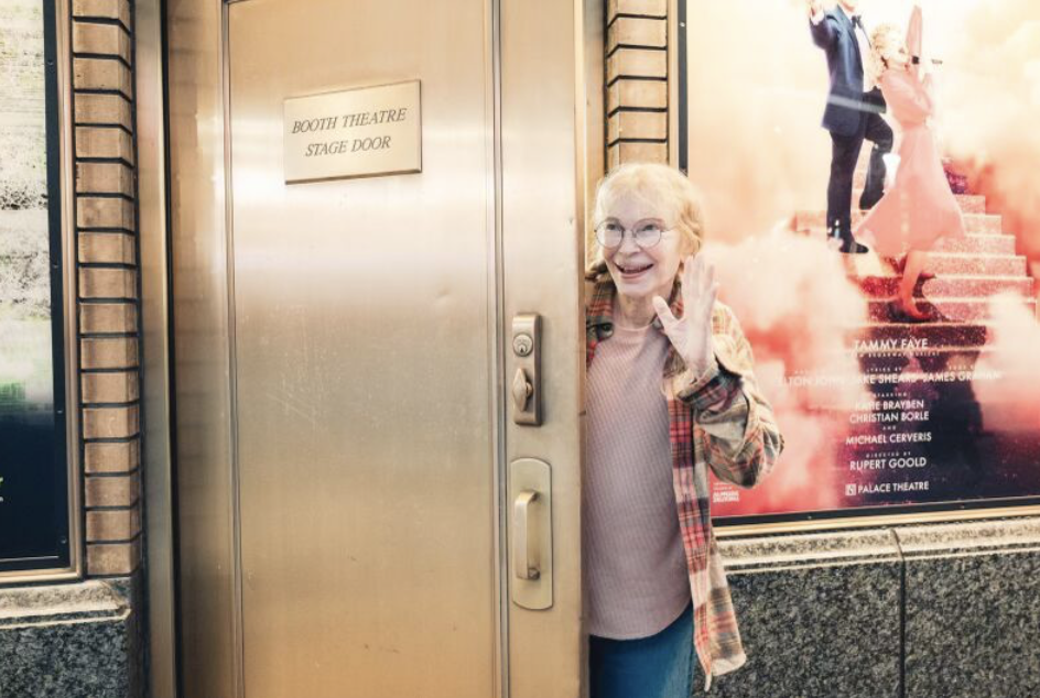 Mia Farrow returns to ‘The Roommate’