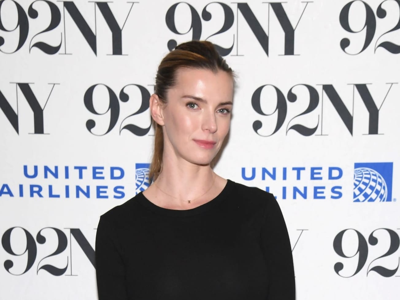 Betty Gilpin to join Broadway’s ‘Oh, Mary!’; production extends again