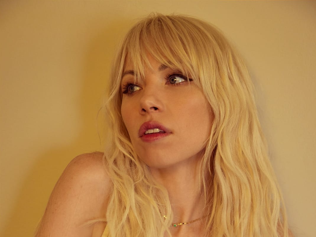 Carly Rae Jepsen and Ethan Gruska to write score for stage adaptation of ‘10 Things I Hate About You’