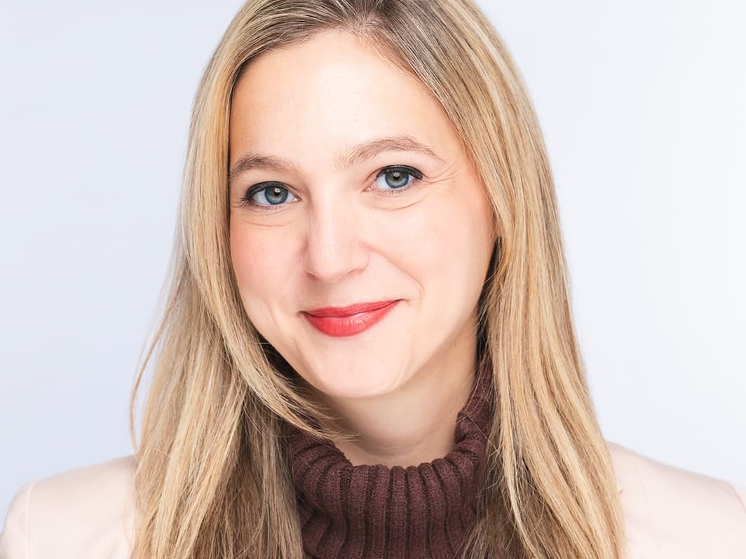 ’Tis the season: sowing the summer seed with strategic outdoor media